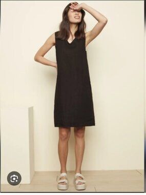 CHARLIE B Linen V-Neck Sleeveless Lined Dress with Pockets in Black